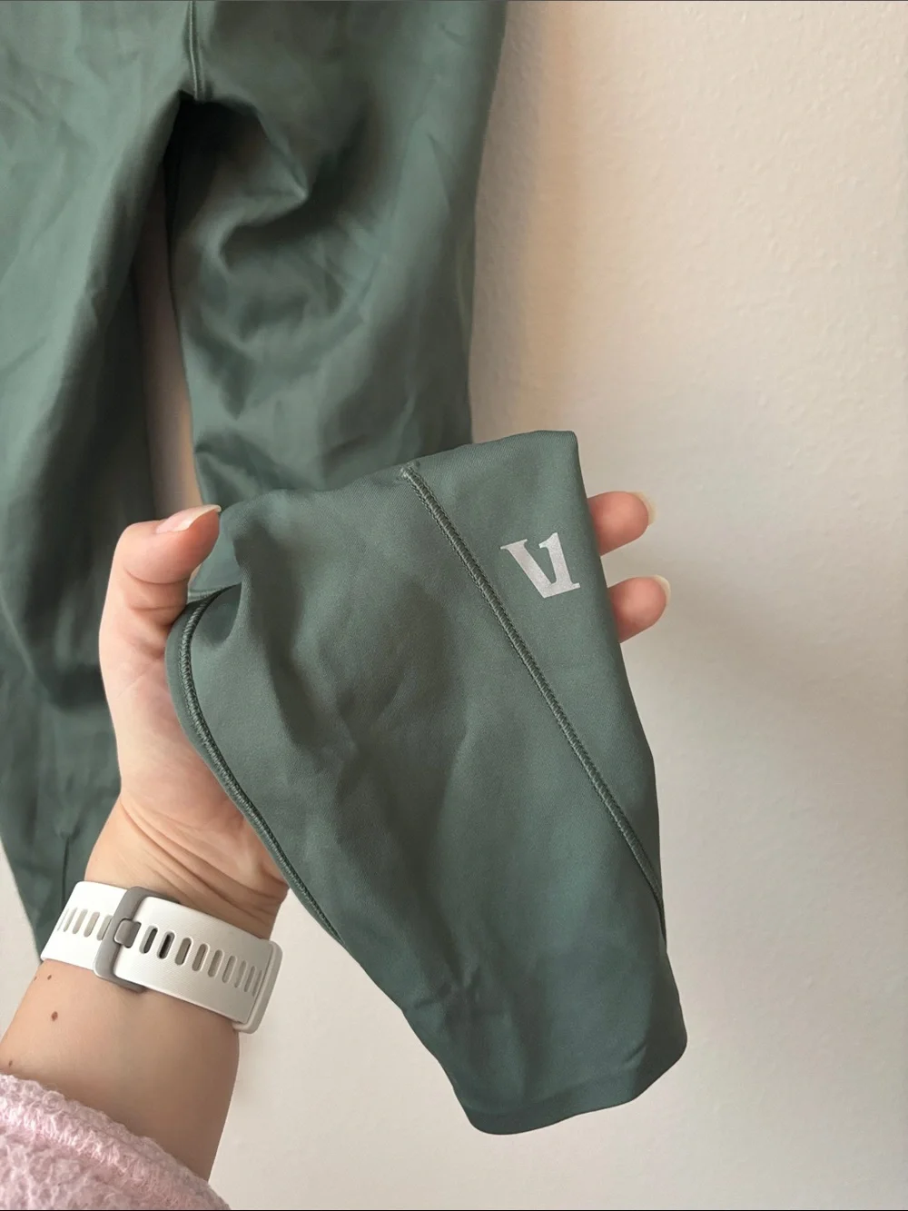 VUORI Evolve leggings in SEA PINE size small high waist tights workout